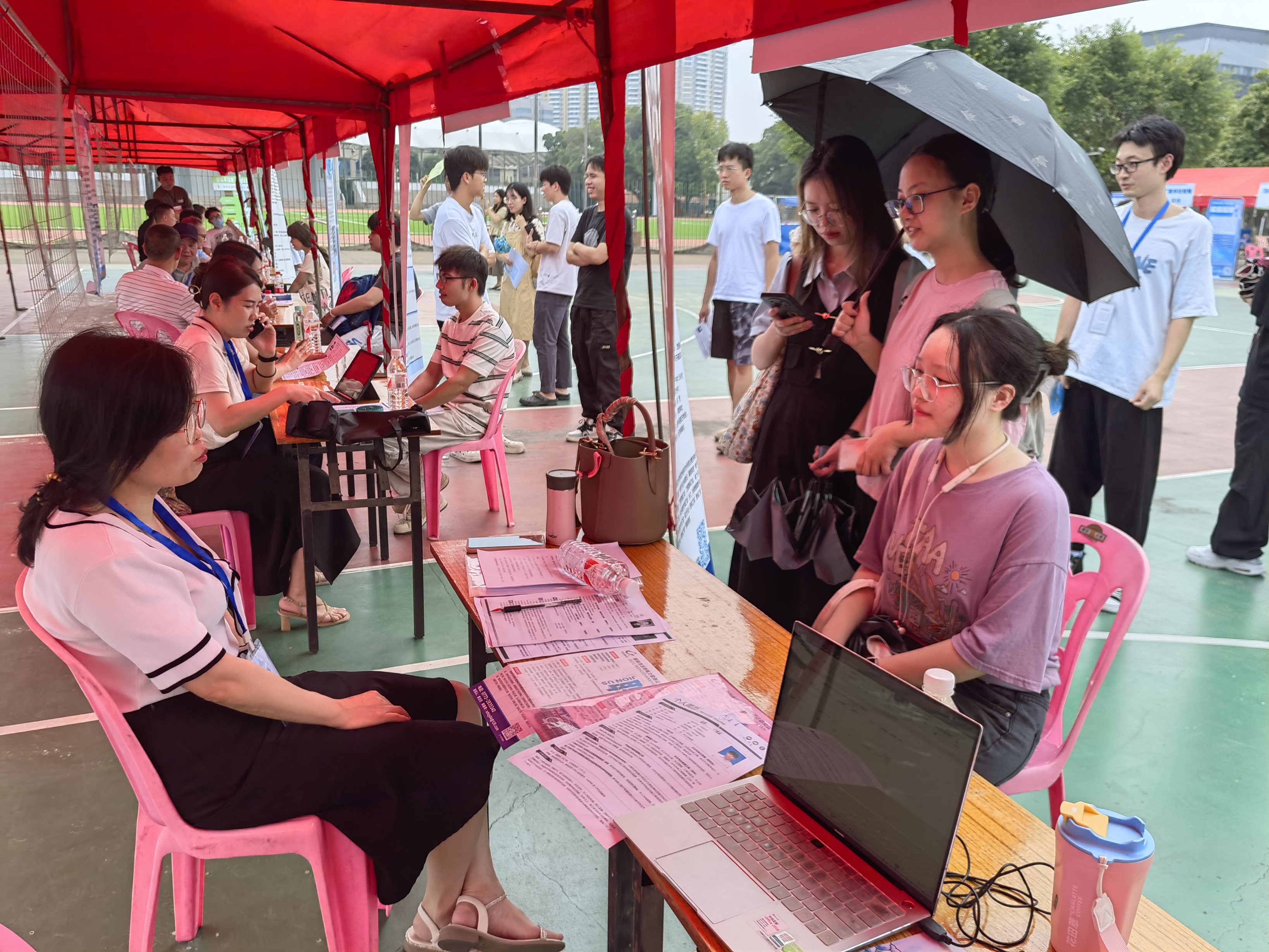 <b>设计院积极参加广西大学土木建筑工程学院2025届毕业生就业双选会</b>